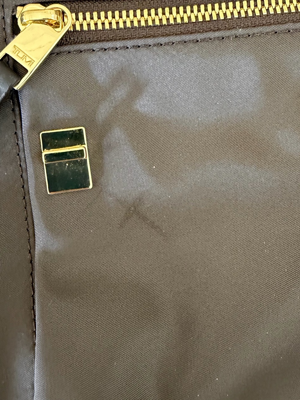 Tumi Voyager Anna Sling Bag. GUC. Brown with Gold Hardware - Picture 8 of 11